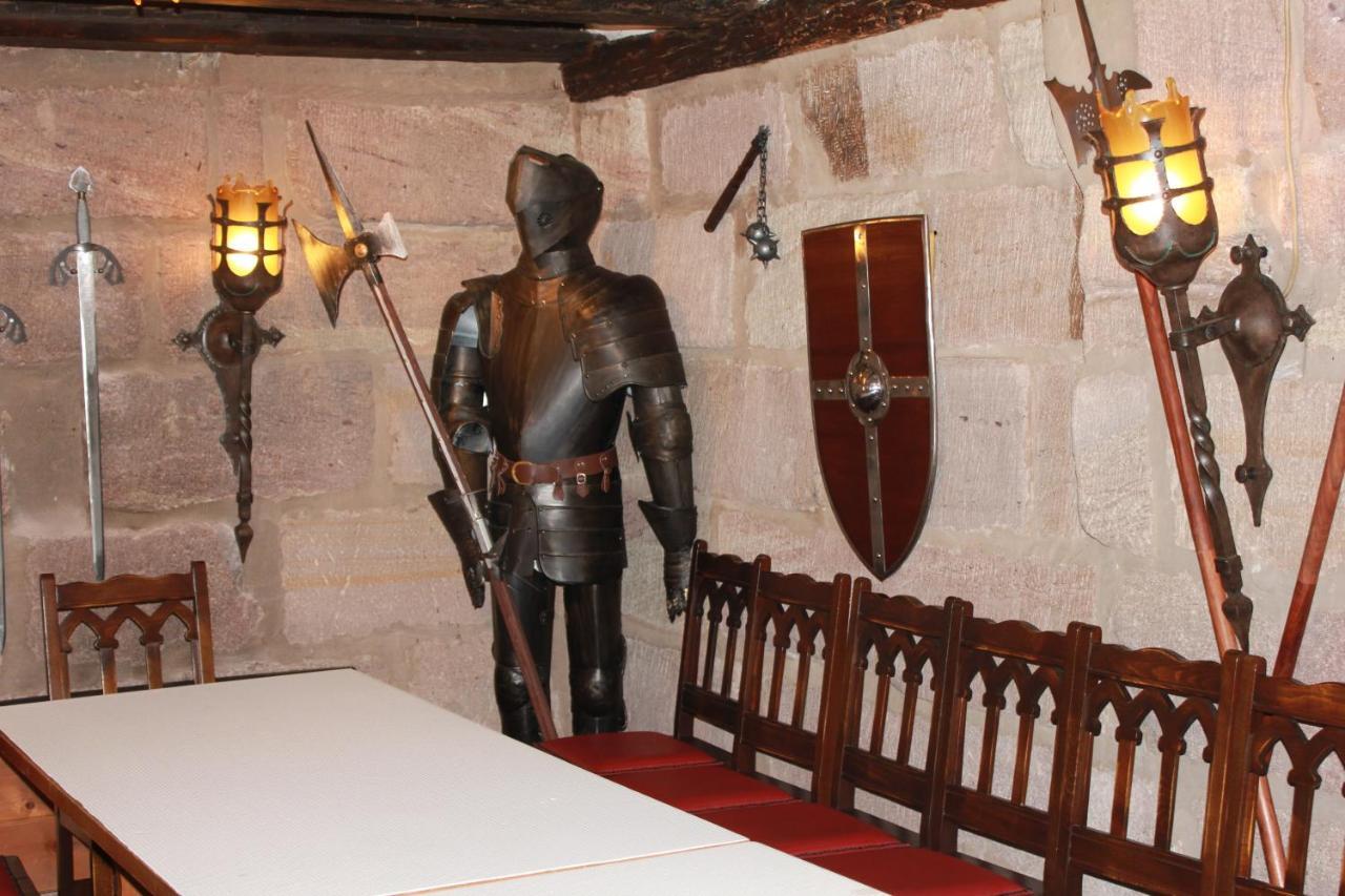 Hotel Zur Friedenslinde Nuremberg Bagian luar foto