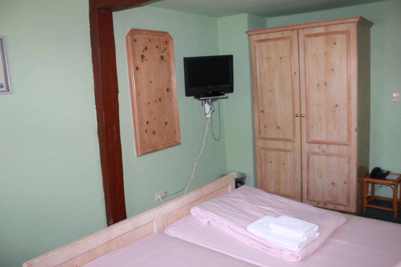 Hotel Zur Friedenslinde Nuremberg Bagian luar foto