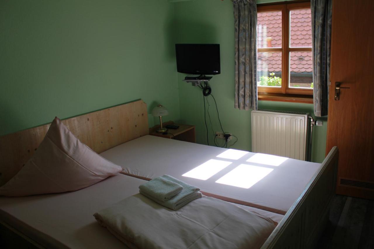 Hotel Zur Friedenslinde Nuremberg Bagian luar foto