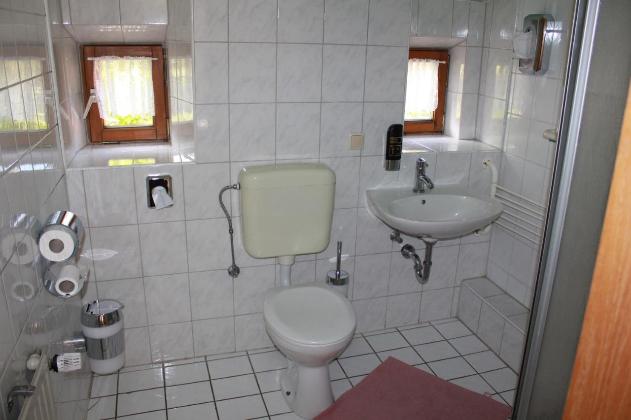 Hotel Zur Friedenslinde Nuremberg Bagian luar foto
