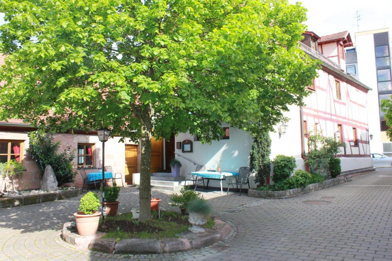 Hotel Zur Friedenslinde Nuremberg Bagian luar foto